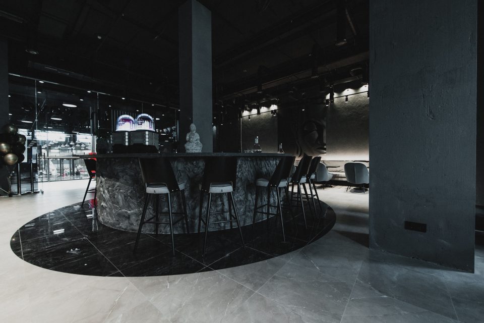The Cave lounge bar — в интерьере